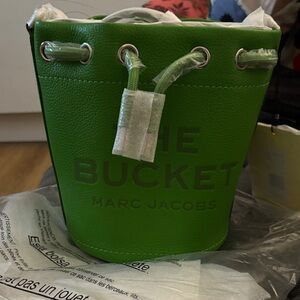 BN Marc Jacobs Kiwi Bucket Bag